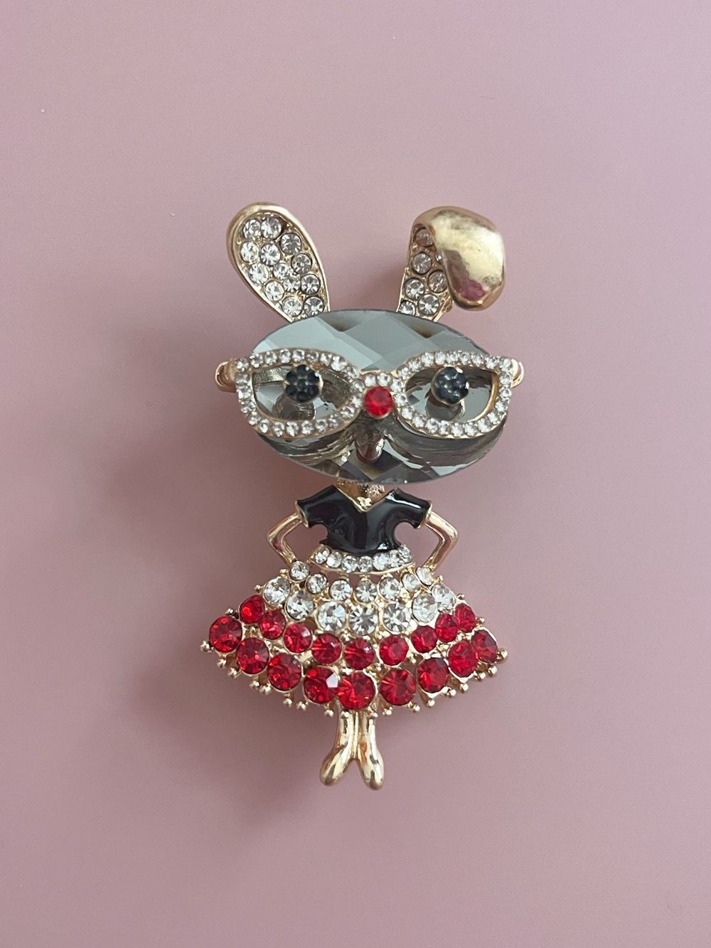 ⚡️2/$15⚡️Bunny lady brooch